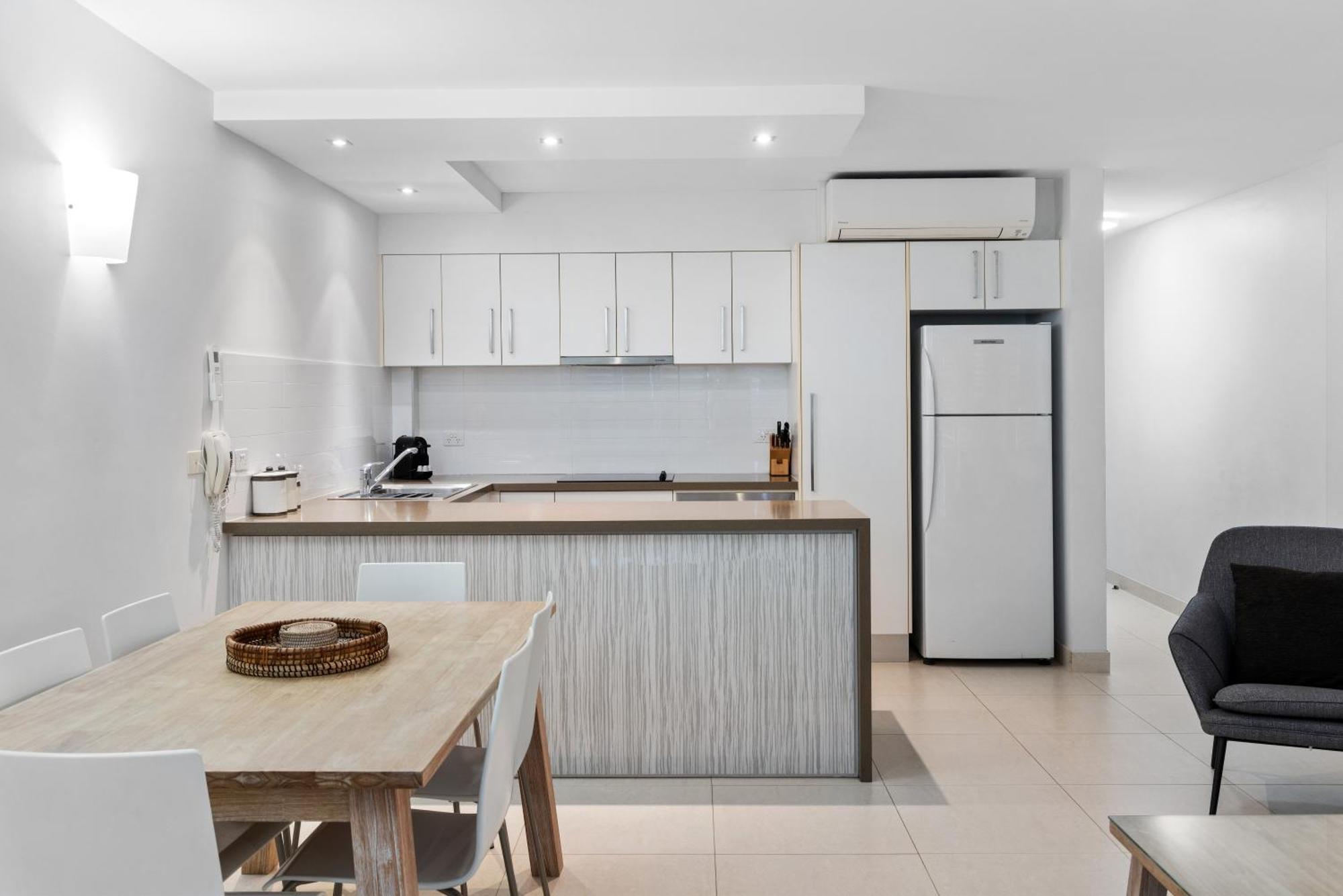 Fairshore 12: Absolute Beachfront, Direct Beach & Pool Access Noosa Heads Dış mekan fotoğraf