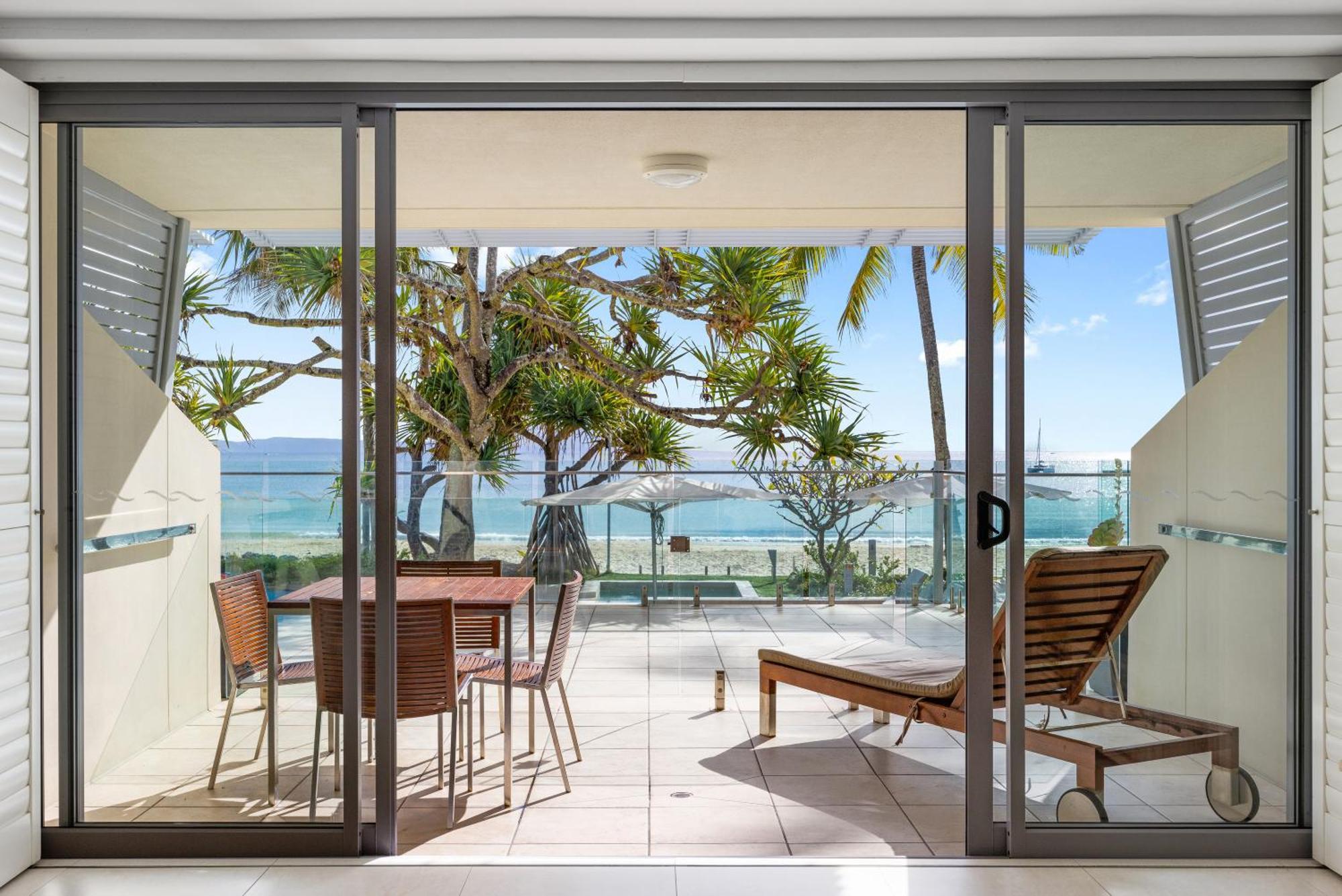 Fairshore 12: Absolute Beachfront, Direct Beach & Pool Access Noosa Heads Dış mekan fotoğraf